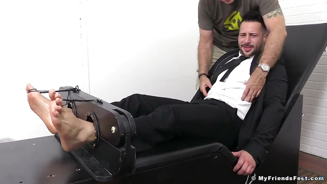 Burly Hunk Yoel Tied up & Tickle