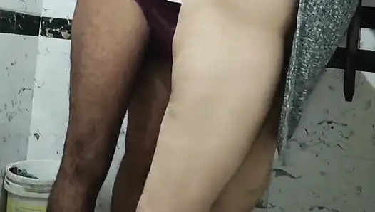 Priya bhabi boyalı lengir gösterisi olmadan
