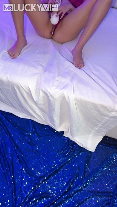 Cachonda Rissa May ama un apasionado anal y un coño