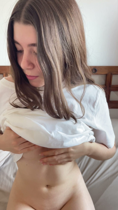 En liten teaser i min oversized skjorta