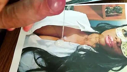 Vivi dekolteye boşalma