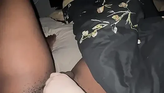 Istriku mergokin aku lagi sama sahabatnya