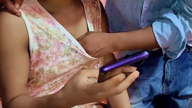 desi girl freind ko mobile pay sexy video dikha k kapa kap kiya