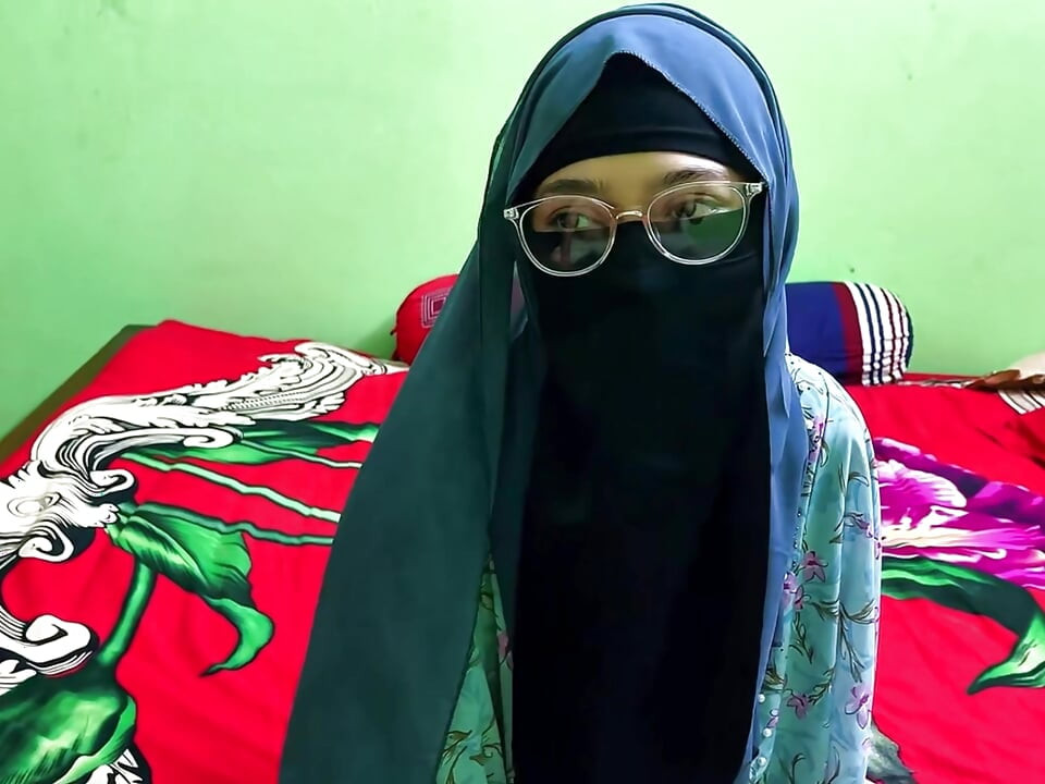 When is sexy hot lady comes to me asking for a donation
