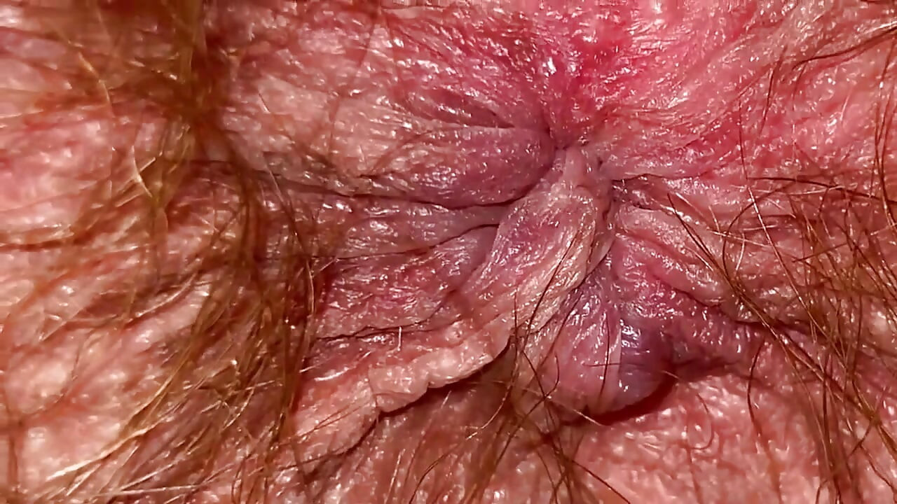 Video fetish pantat berbulu cewek dengan itil besar close-up!