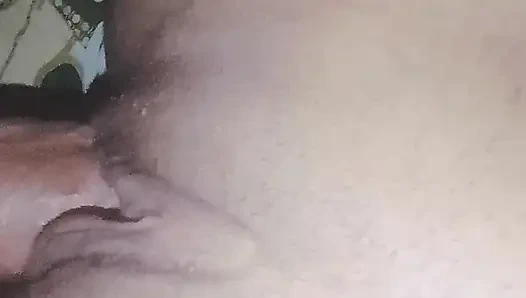 Ich saß im zimmer meiner stiefschwester und schreite