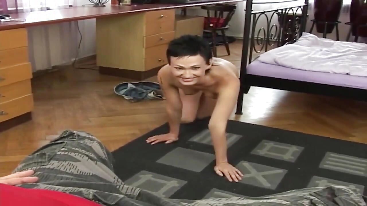 Hot Blowjob with Brunette MILF and Cum Swallowing