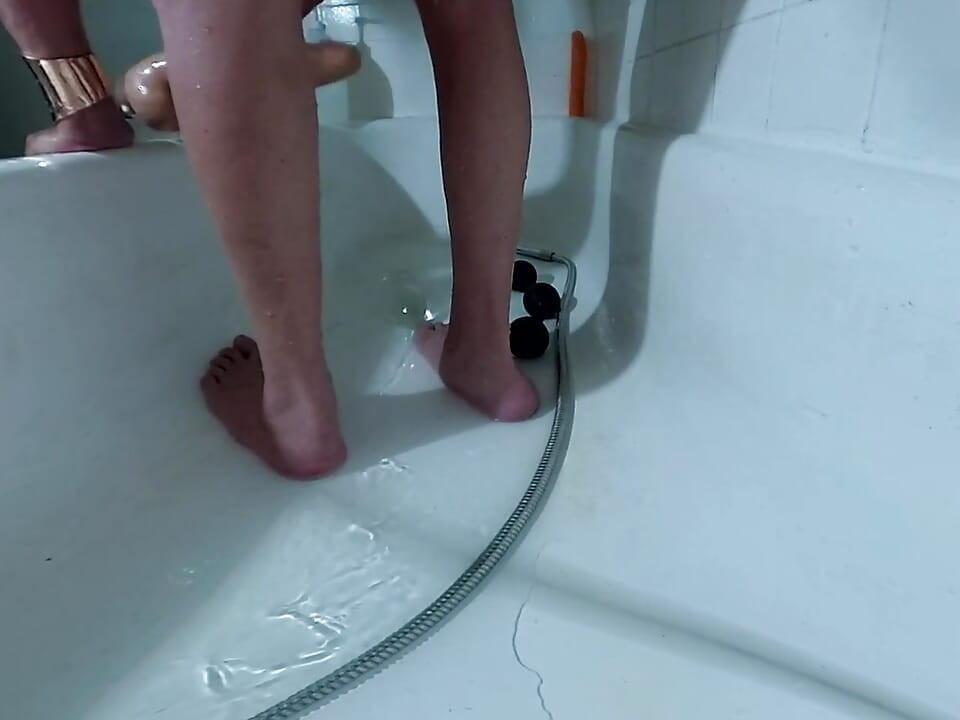 Liz young vr ocak 2025 fantezi klitoris amcık dilating orgazm seks oyuncağı mastürbasyon banyo yapıyor lizzy yum 91