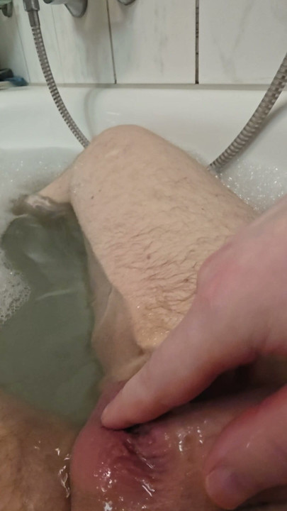 Solo in the bathtub !! 2from3 !!
