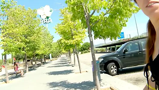 Genç Klara Gold ilk açık havada sikiş filmlerinde