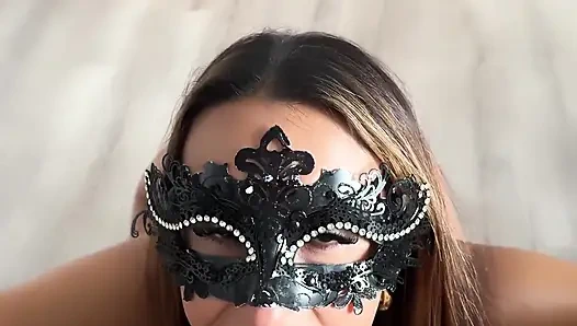 Zinde misslexa ile otelde sakso göğüslerini sikiyor