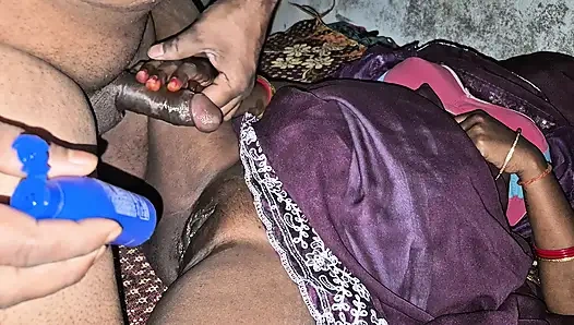 Hintli teyze Hintli desi kocasıyla sert romantik seks yapıyor