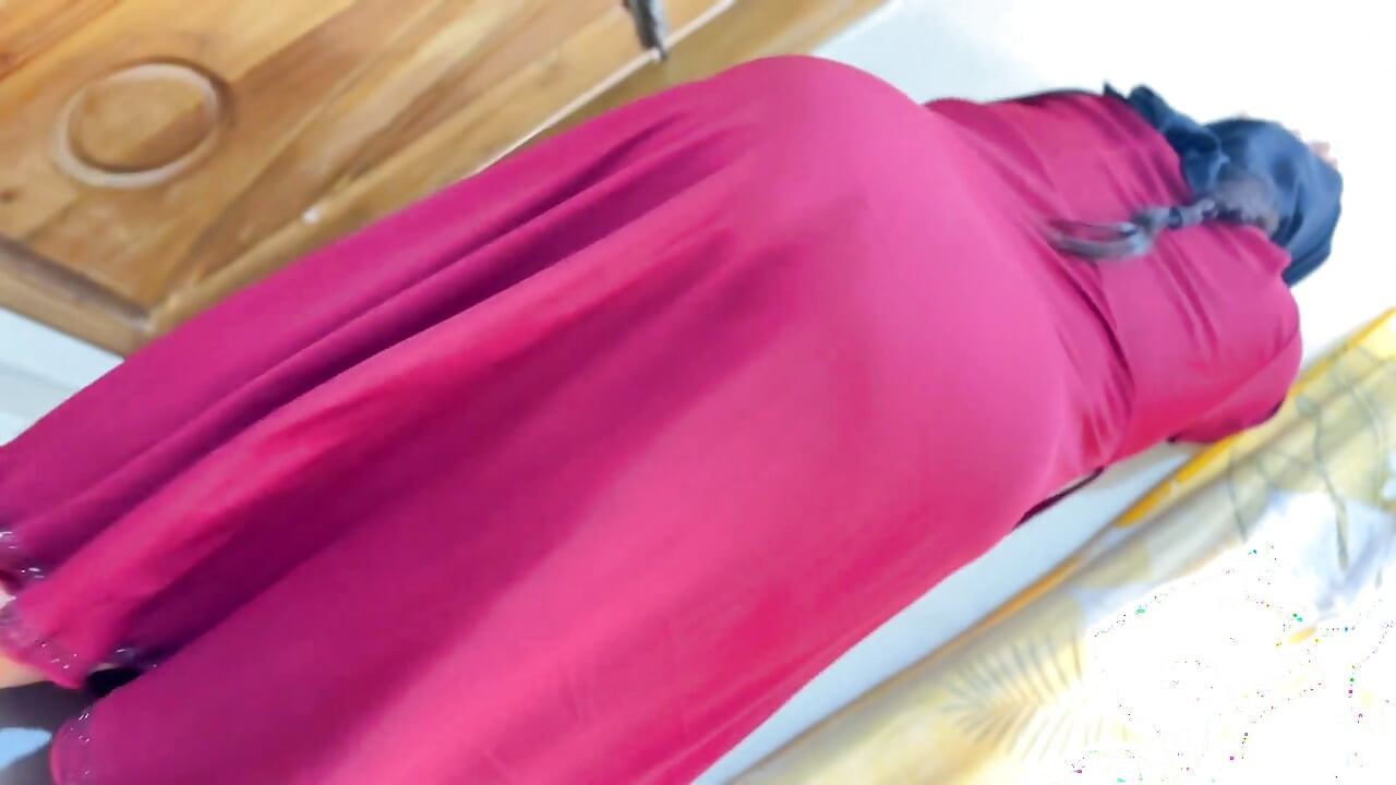 Beautiful Hot Stepmom Open Her Burqa & Show Her Huge Ass in Saudi Arabia - Hijab & Niqab Hookup
