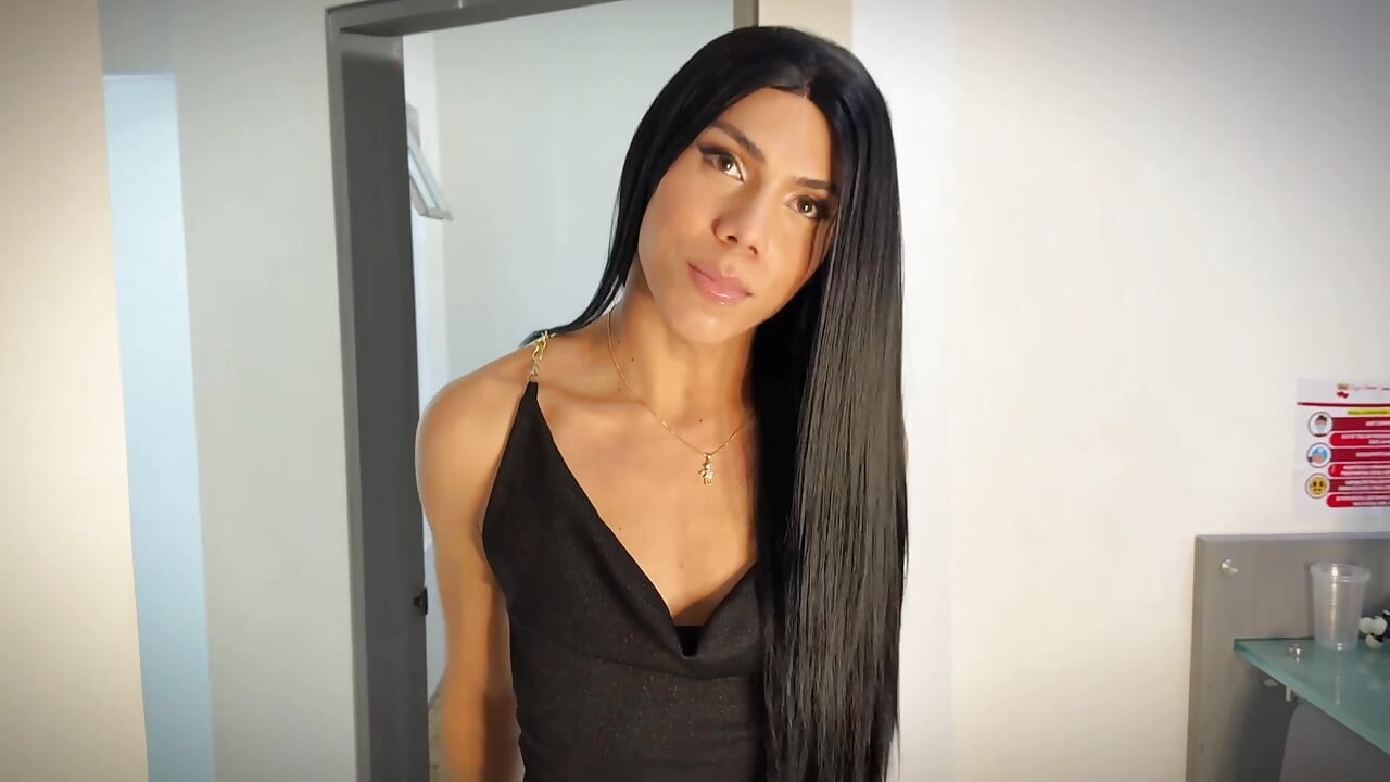 Very Hot Policeman Fucks Girl Transn Until She Destroys Her Ass