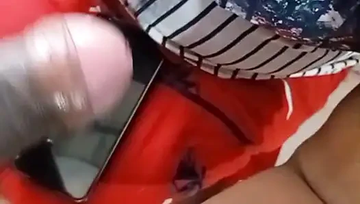 Evli kadın sakso çekiyor