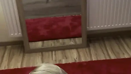 Meine stiefiset lutschte meinen schwanz so gut, dass ich wegen ihrer engen muschi in Sekunden ab war