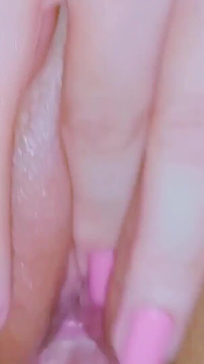 لحظة لا تنسى من "فتاة بكس وردي منتفخ مثالي تتناك جانبا وتبدو مذهلة"
