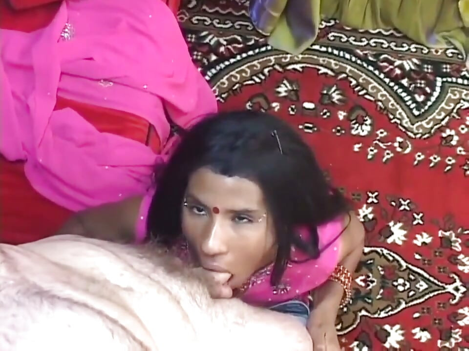 Hairy pussy asian girl on the cock