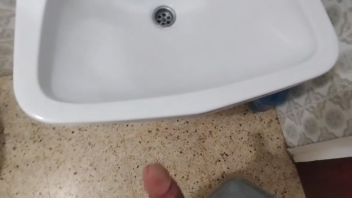 I masturbate in my cousin's washing machine while I squeeze milk from my adorable cock