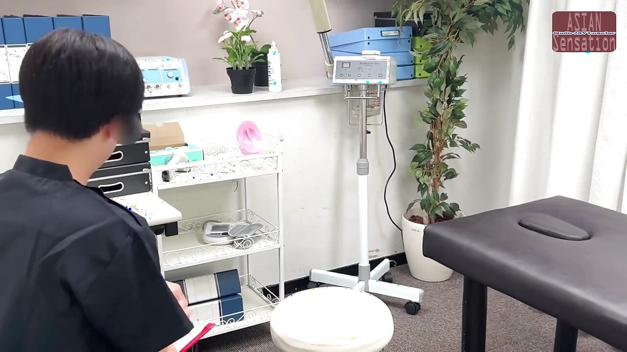 Guinea Pig Health Exam - Speculum Test by a Perverted Doctor Targeting New Workers - Ep4