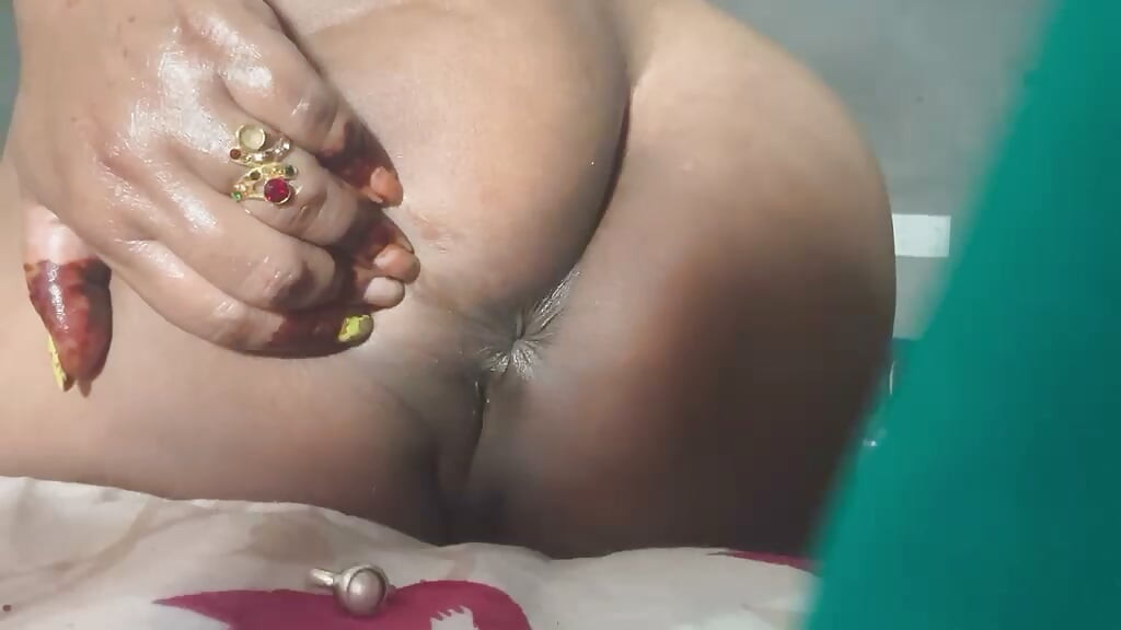 Chut Me pani Nikali Anguli Se Doggy Style nude sexy wife
