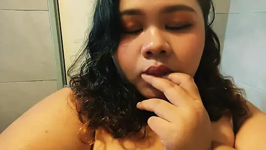 AJSXX99 - Sie hat ihren hijab ausgenommen, um dir ihre riesigen, schönen brüste zu zeigen.