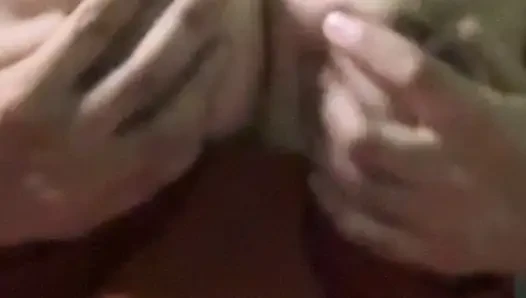20 yaşındaki üniversiteli kız ateşli göğüsler