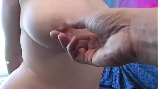 Винтажная красивая возбужденная пышка обожает член и с завязанными глазами