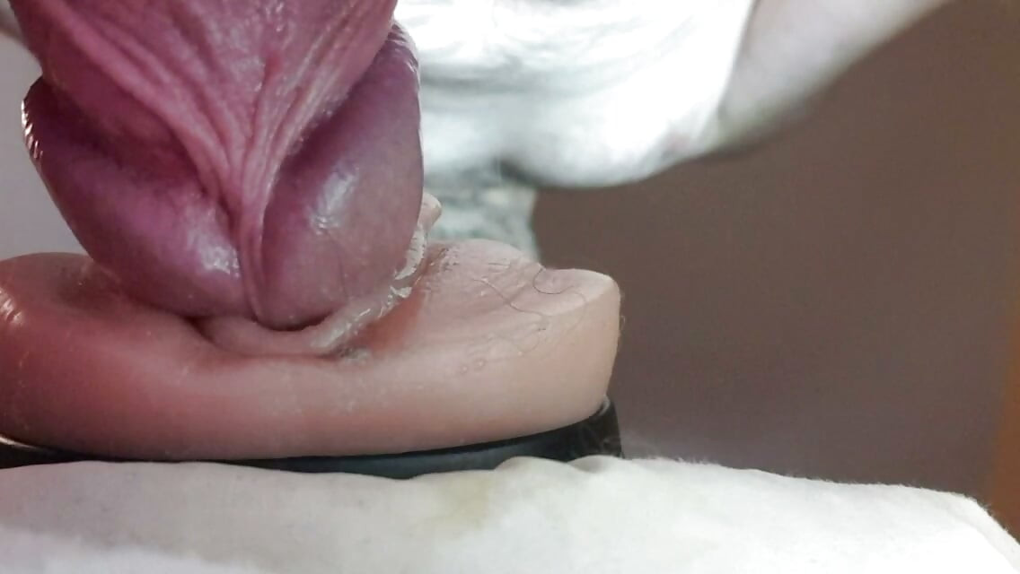 Γαμάω το Fleshlight μου με το σπέρμα που έριξα μέσα νωρίτερα