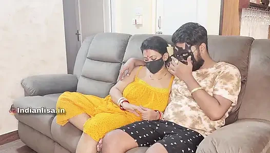 Üvey oğul yalnız üvey annesini doğum gününde sikiyor