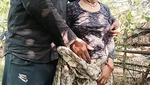 bhabhi ko khada karke chodne ka maja alag hi hai