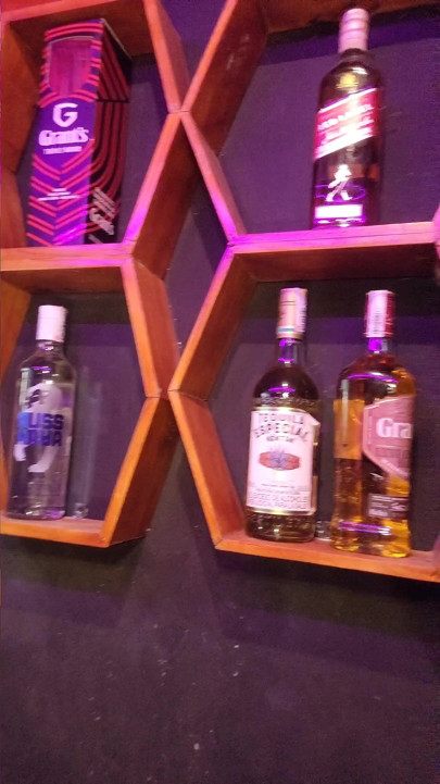 Dançando no bar