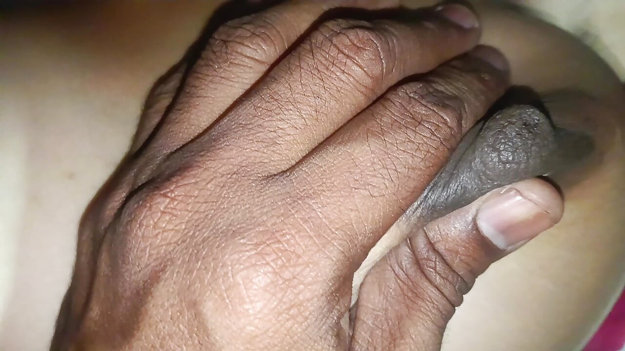 Zgodna seksi tamil želi velikog bika