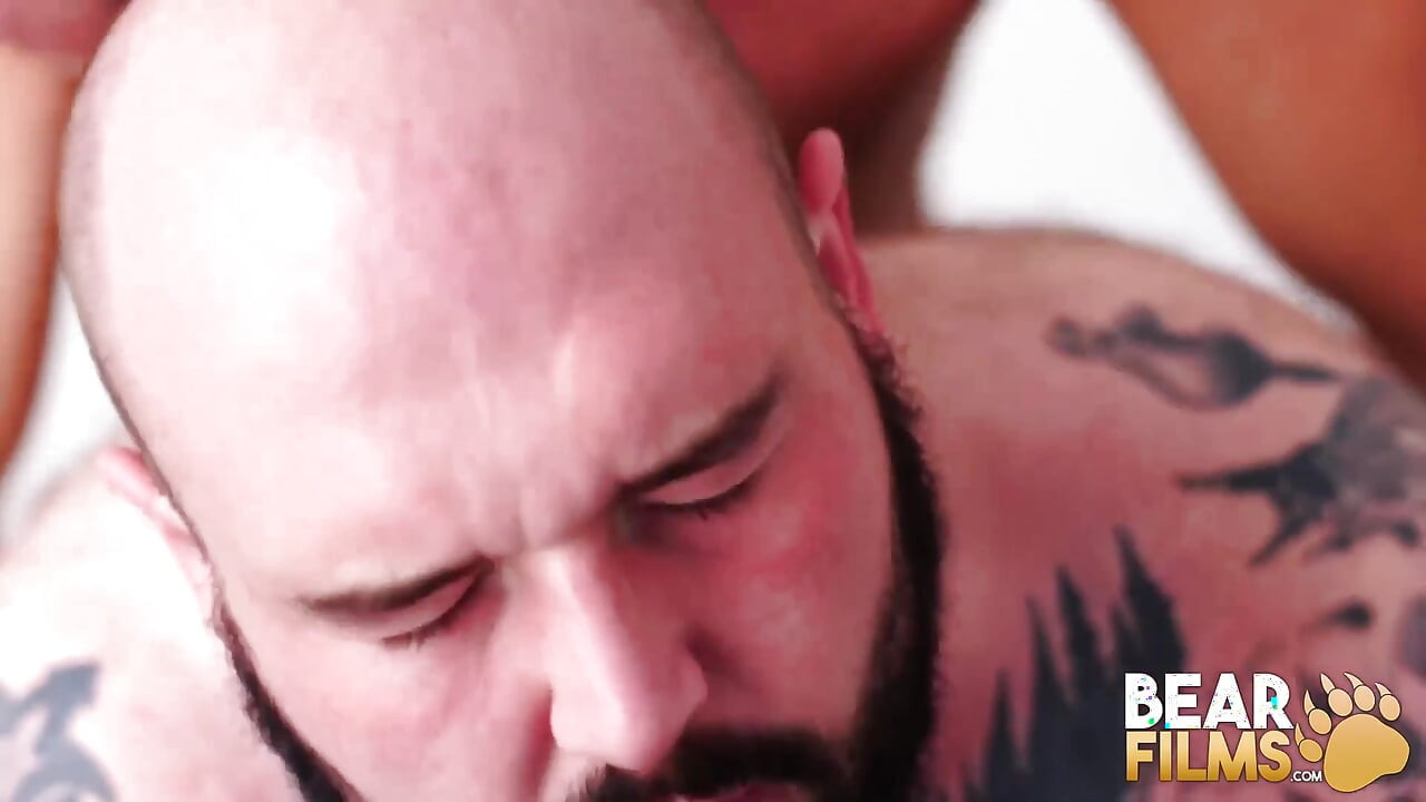 BEARFILMS - Stepdaddy Dave London raw fucks cub Justin West