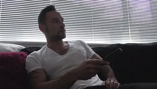 Sexy brünette mit dickem arsch wird geknallt