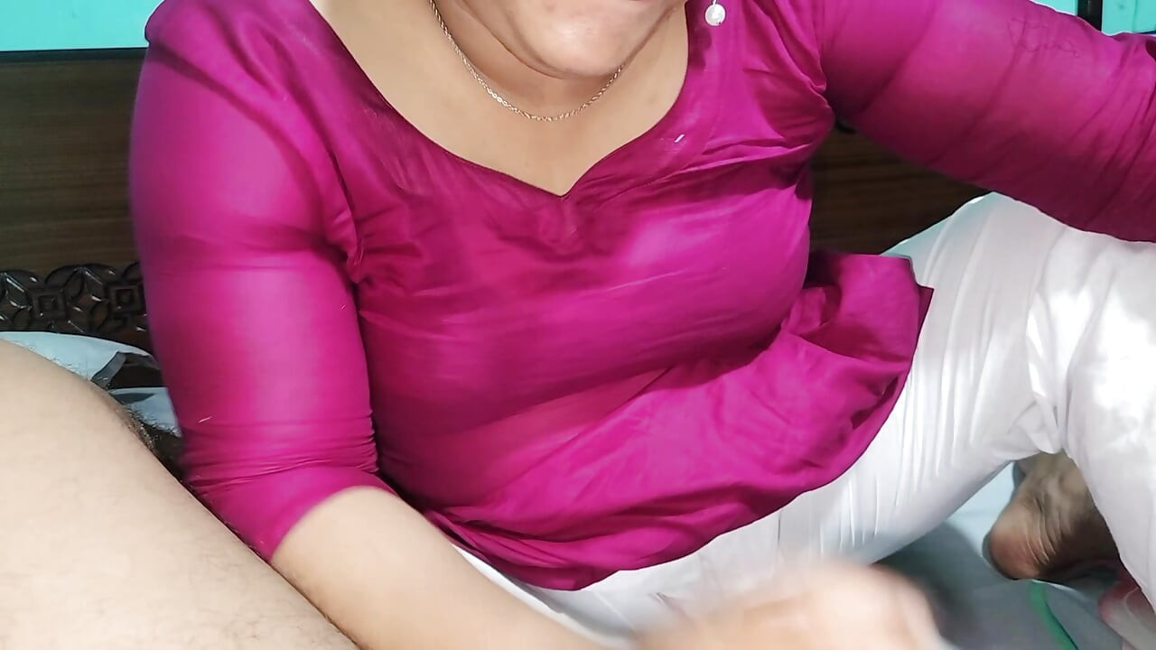 Hijastra atrapada viendo una película con su novio y follada parte 02