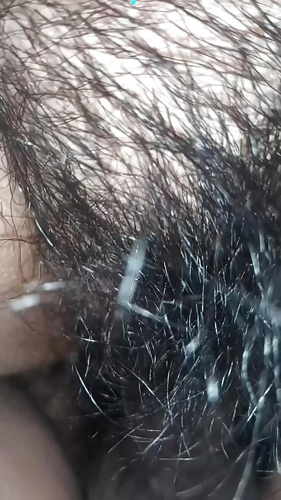 उसकी चूत पर डॉगी स्टाइल क्लोज अप व्यू