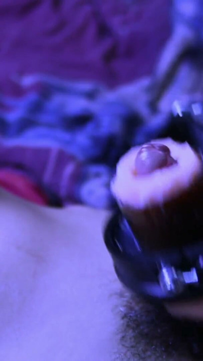 A masturbação automática bdsm mais longa do mundo para um orgasmo suculento | Clipe 1