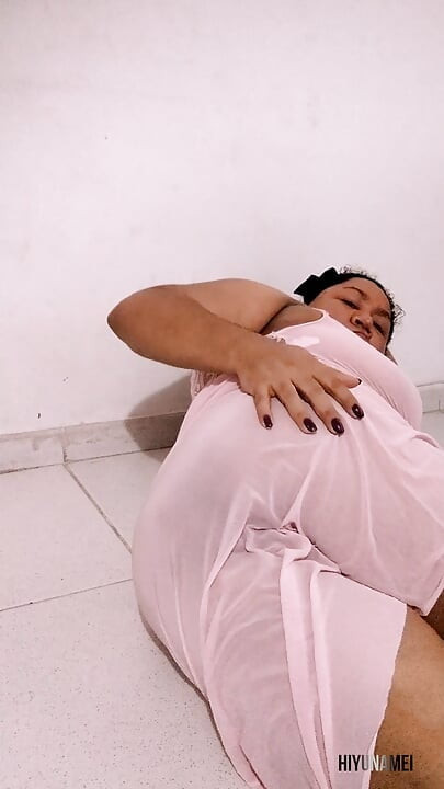 Let's play with my big pussy while you get there