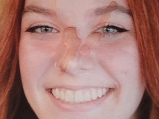 Cumtribute, belle rousse souriante