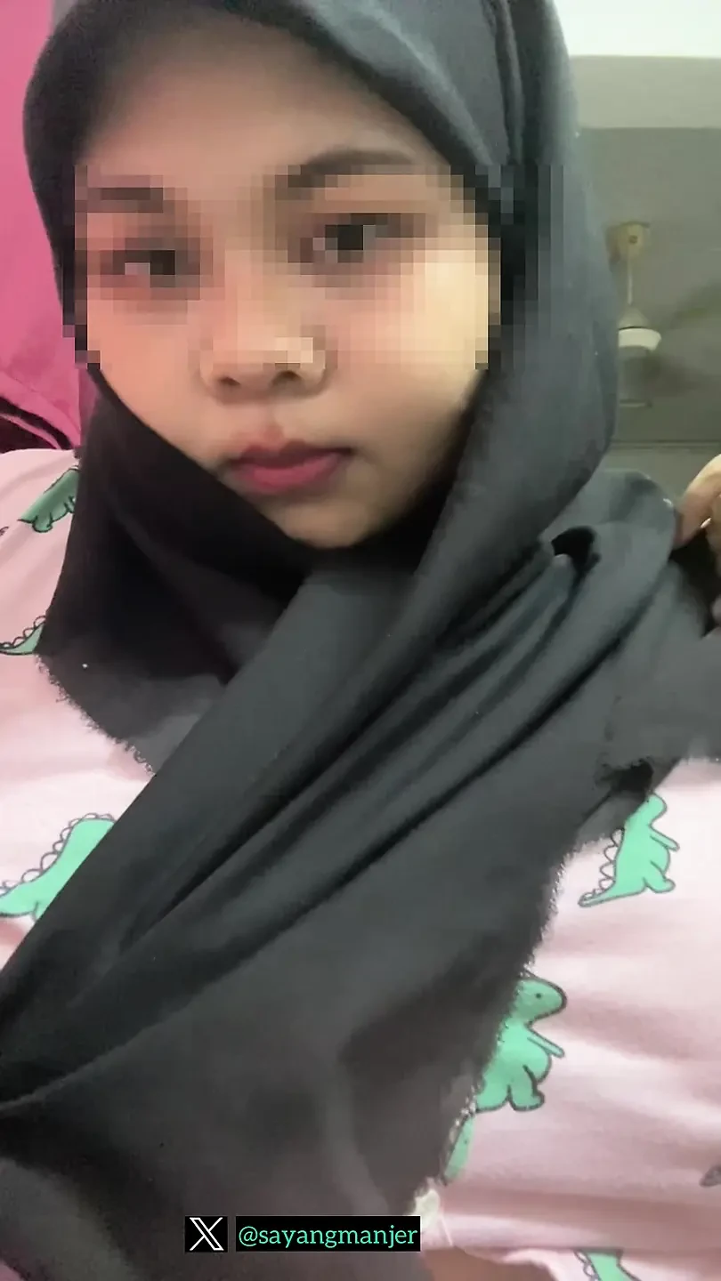 Hijabi malay sucking dildo