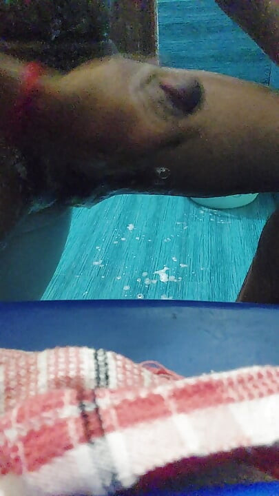 bathroom ke andar me hai Amit ka bahan ko yaad kiya Or unka Chhota chhota chheda me