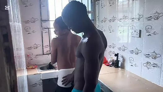 操了我的邻居儿子