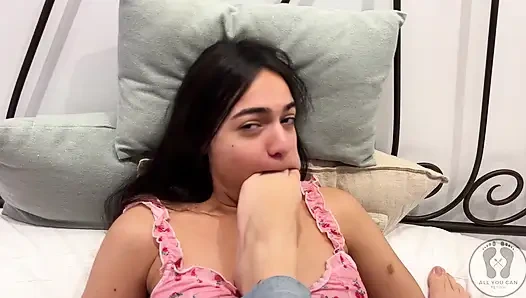 Ayak parmaklarının arasındaki 4k burun romantizm ayak sm0 ther