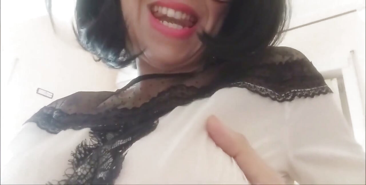 Le rugissement profond maladroit qui vient de la belle bouche de ma belle-tatie