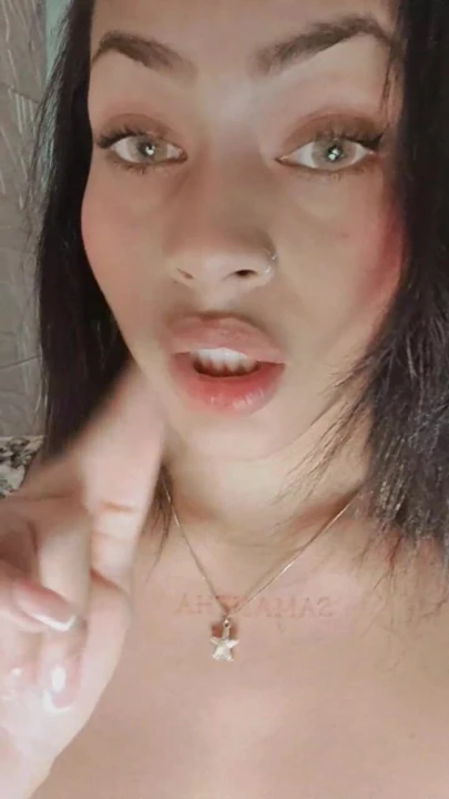 我有一种你喜欢让我微笑的感觉，比你承认的还要好
