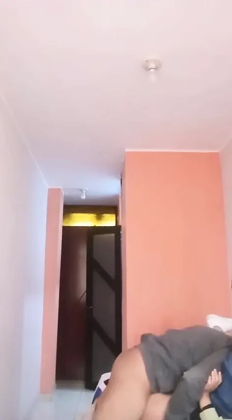 Po chvíli to udělám s přítelkyní, proniknu do ní vším a lany