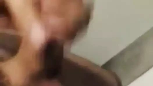 Ele tambem brinca