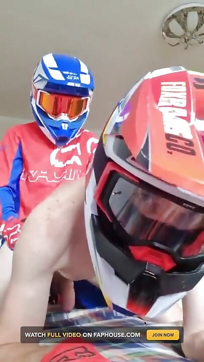 Motorcyclist Fucked a Guy in Mxhelmet