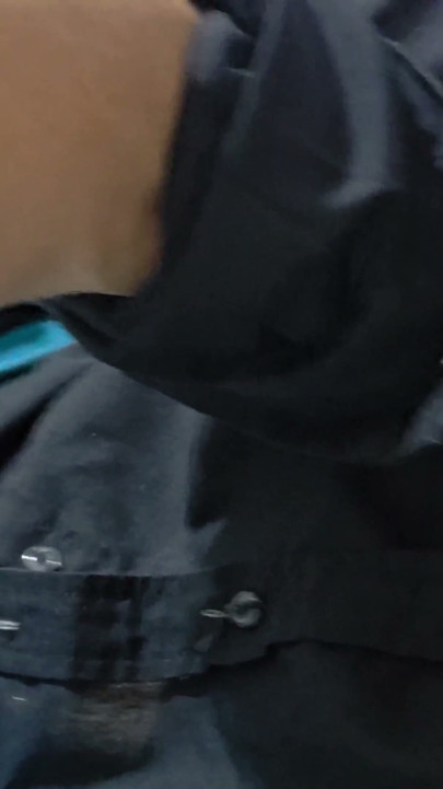 Збуджена латиноамериканка заходить до мого будинку, шукаючи мене, щоб я змочити її між ніг. | Кліп 1